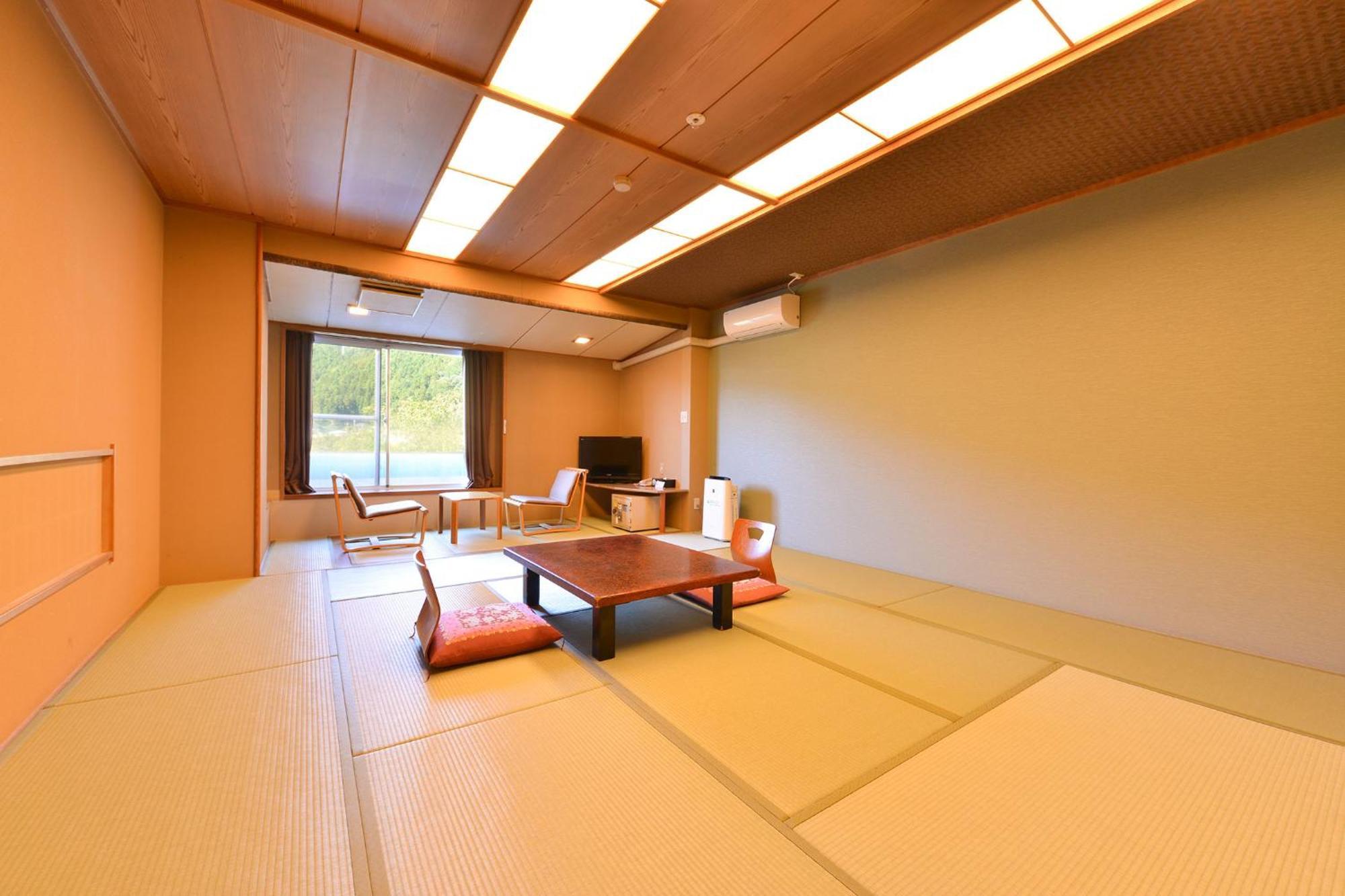 Ooedo Onsen Monogatari Kinugawa Gyoen